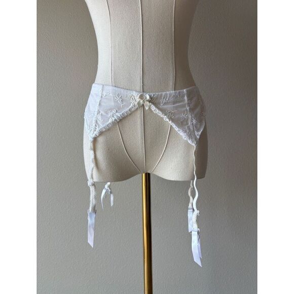 Victoria's secret 90s vintage set of 2 garter lace belts - Picture 2 of 12